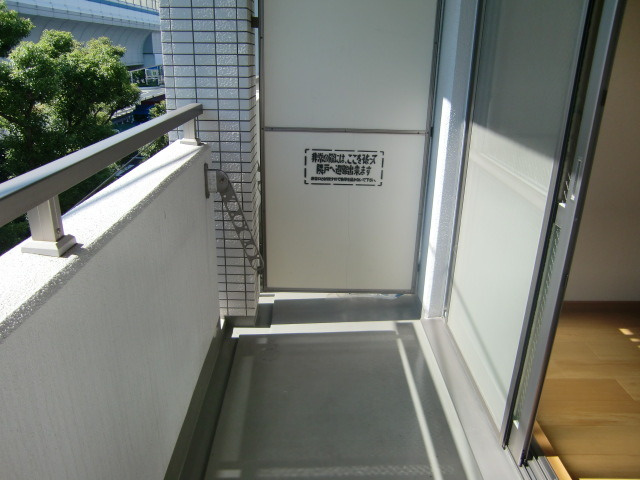 Ｔ’ｓ　ＣＵＢＥ　ＺＥＲＯのバルコニー