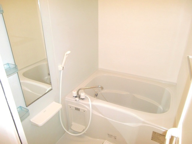 Ｔ’ｓ　ＣＵＢＥ　ＺＥＲＯの浴室