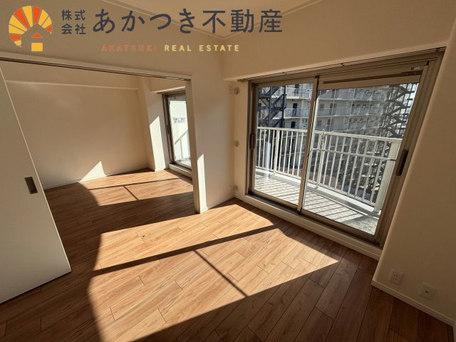 明石土山駅前スカイハイツ　B棟の洋室