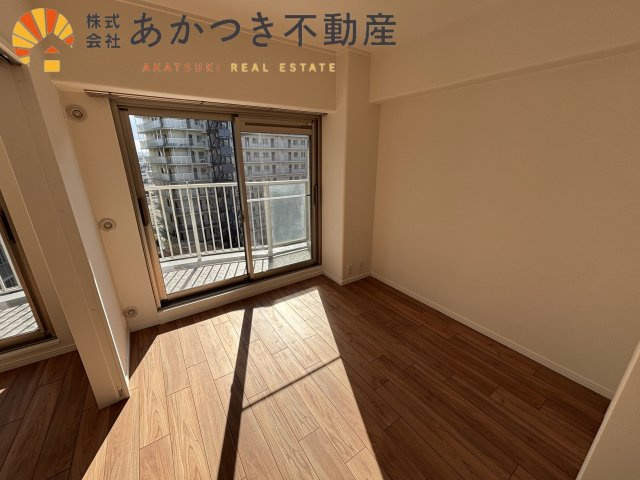 明石土山駅前スカイハイツ　B棟の洋室