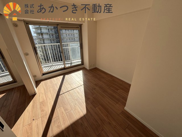 明石土山駅前スカイハイツ　B棟の洋室