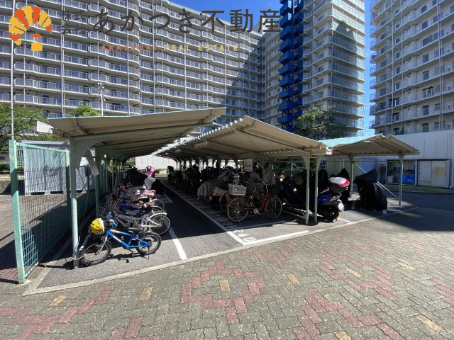 明石土山駅前スカイハイツ　B棟の駐輪場