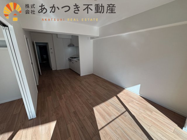 明石土山駅前スカイハイツ　B棟の居間・リビング