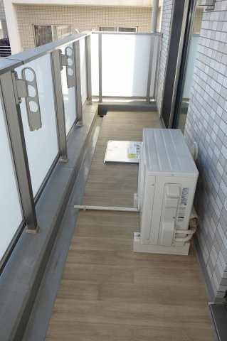 コンフォリア・リヴ志村三丁目のバルコニー