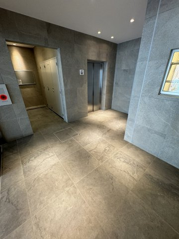 コンフォリア・リヴ志村三丁目のエントランス