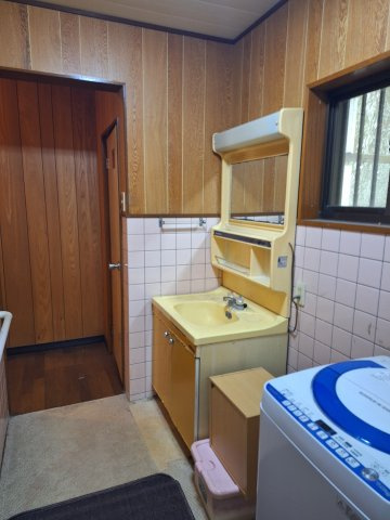 有田市宮崎町の洗面所