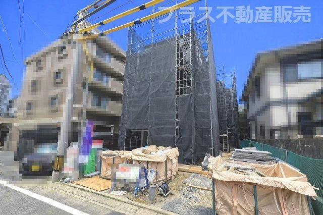 【玄関】 | 福岡市西区姪の浜1丁目1期　1号棟（全2棟）【仲介手数料無料・0円】 | 施工例。施工例は完成時と異なる場合があります。