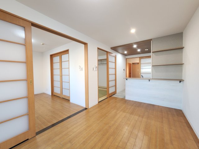 シャトー橿原の居間・リビング|対面キッチン