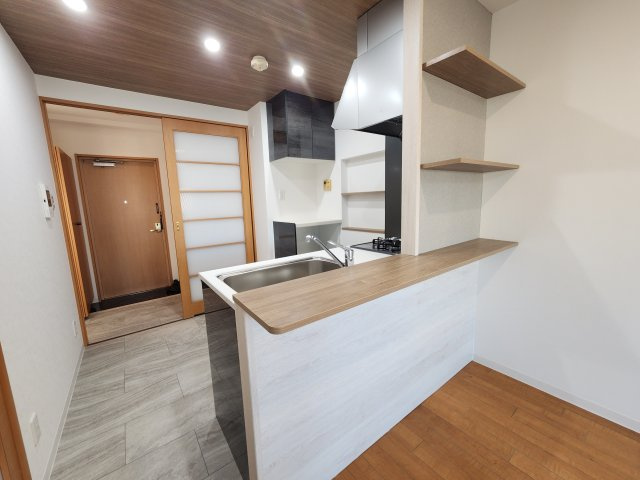 シャトー橿原のキッチン|対面キッチン2口ガスコンロ・キッチンバックセット付き