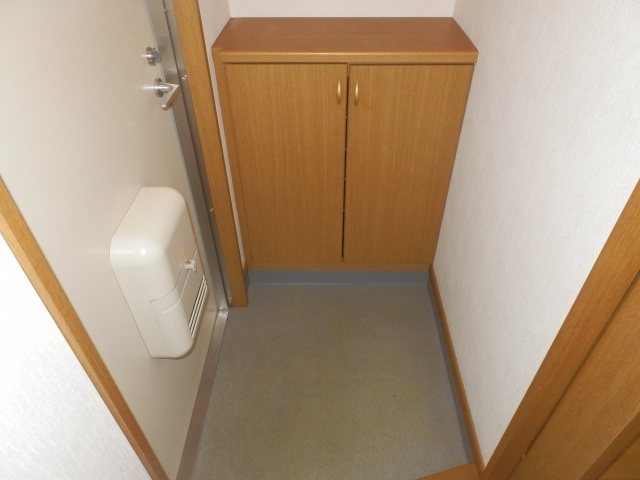 パルトネールひのきの玄関|サンプル写真になります。