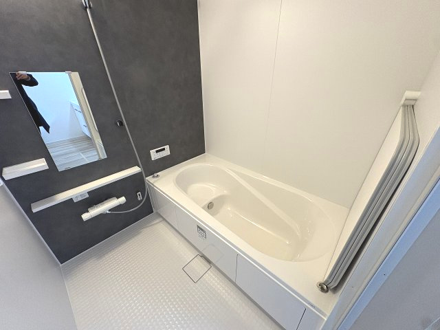 【内装】 | 福岡市西区姪の浜1丁目1期　2号棟（全2棟）【仲介手数料無料・0円】 | 施工例。浴室です。施工例は完成時と異なる場合があります。