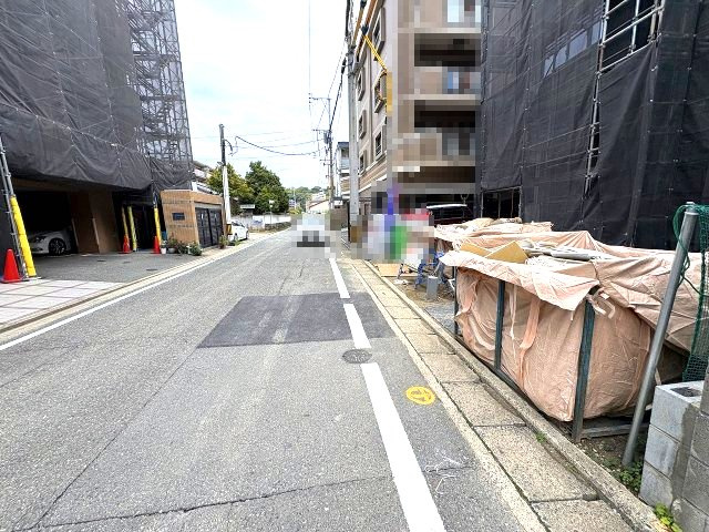 【その他】 | 福岡市西区姪の浜1丁目1期　2号棟（全2棟）【仲介手数料無料・0円】 | 現地写真。前面道路です。