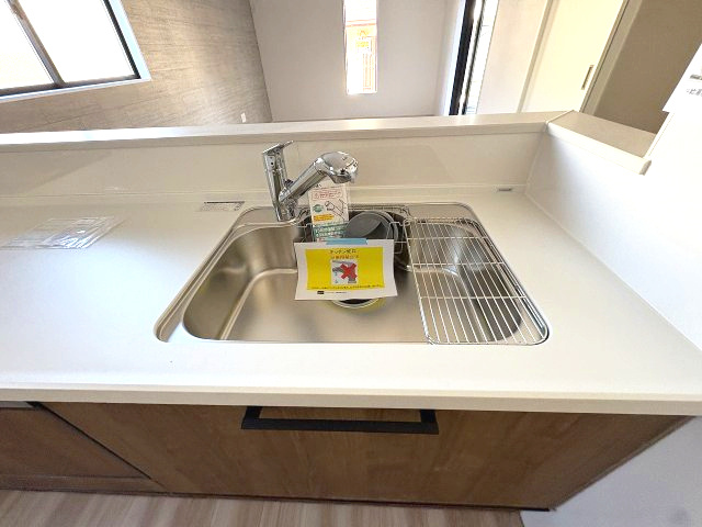 【キッチン】 | 福岡市西区姪浜1丁目1期　2号棟（全2棟）【仲介手数料無料・0円】 | 施工例。施工例は完成時と異なる場合があります。
