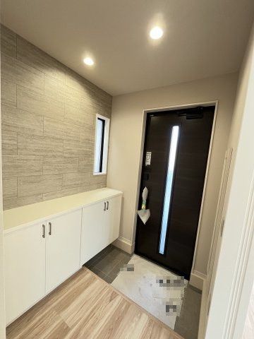 【内装】 | 福岡市西区姪の浜1丁目1期　2号棟（全2棟）【仲介手数料無料・0円】 | 施工例。リビングです。施工例は完成時と異なる場合があります。