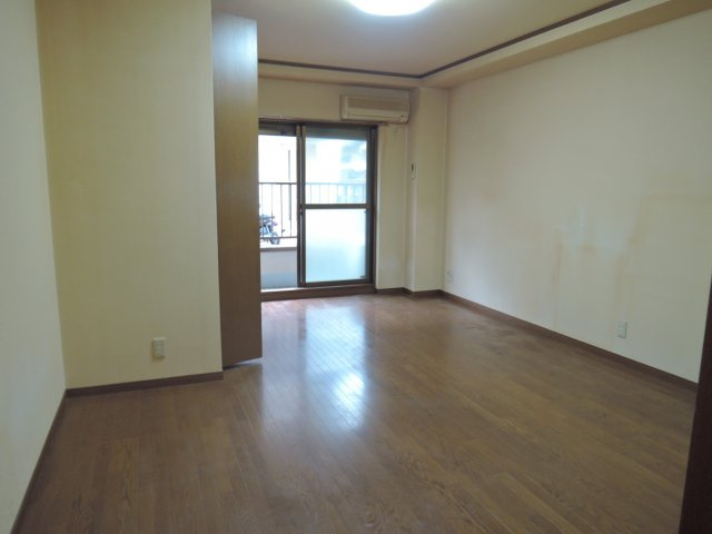 マンションプロスの洋室