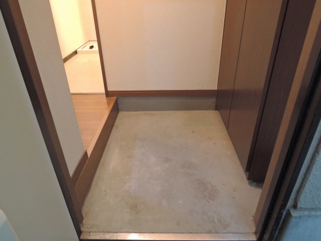 マンションプロスの玄関