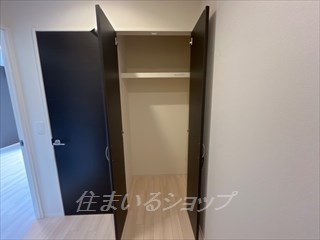 広島市安佐北区落合南３丁目のアパートの設備|玄関収納