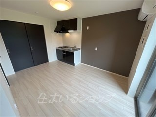 広島市安佐北区落合南３丁目のアパートの居間・リビング|エアコン付き