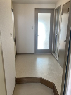 【玄関】 | アネシス新大阪 | アネシス新大阪　１２０１号室と同タイプの室内写真です。