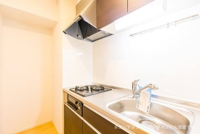 ファルファーラのキッチン|経済的な都市ガス♪収納豊富な2口ガスコンロ・システムキッチン※同タイプ