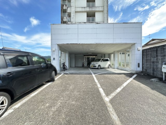 グランドール上街の駐車場