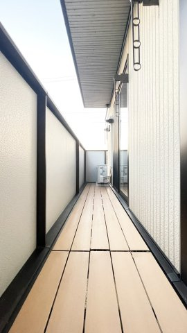 グラン・カネイⅢのバルコニー