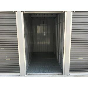 クレフラスト新守山南A棟のロビー