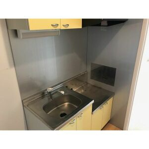 クレフラスト新守山南A棟のキッチン