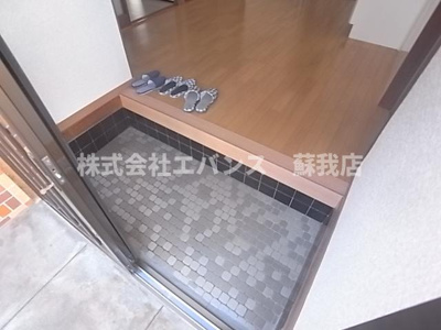 【玄関】 | 仁戸名町Ｈ貸家Ⅱ | ゆったりとした玄関です