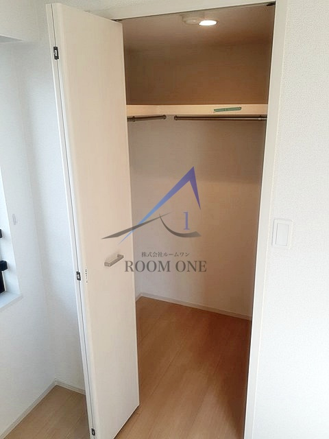 ウエスト　シックスの収納|ウォークインクローゼットです。