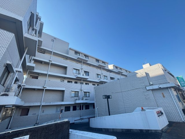 中銀府中大国マンションの外観
