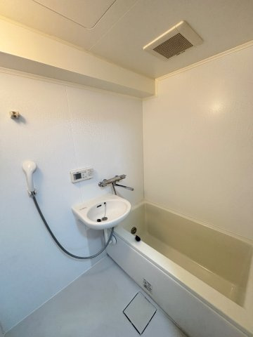 中銀府中大国マンションの浴室