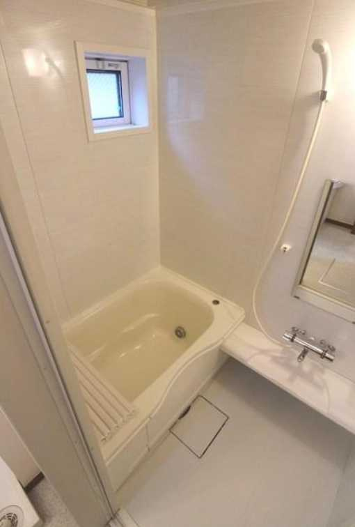 ベルカーサ岡本　南向き　角部屋　三井ホーム施工の浴室