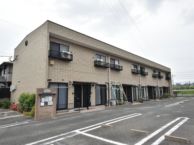 アンプルールフェール若草の外観