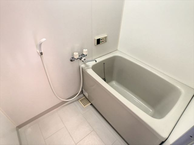 アンプルールフェール若草の浴室