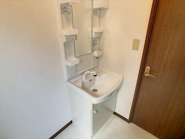 アンプルールフェール若草の洗面所
