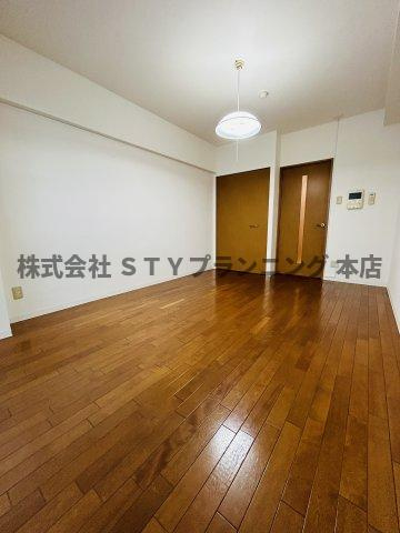 仲介手数料０円！HF丸の内レジデンスの居間・リビング