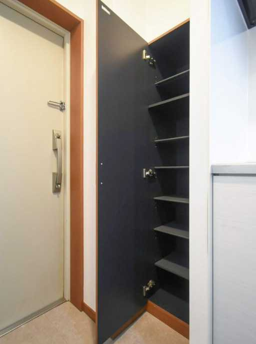 ロータスサカエ　オートロック　角部屋　駅近の玄関