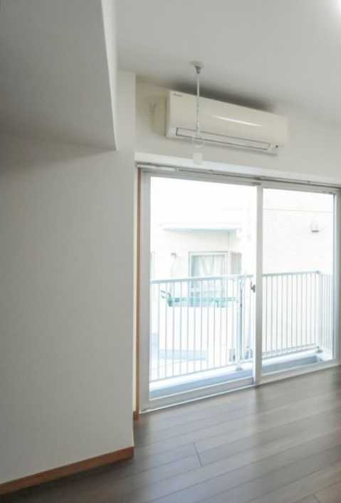 ロータスサカエ　オートロック　角部屋　駅近の居間・リビング