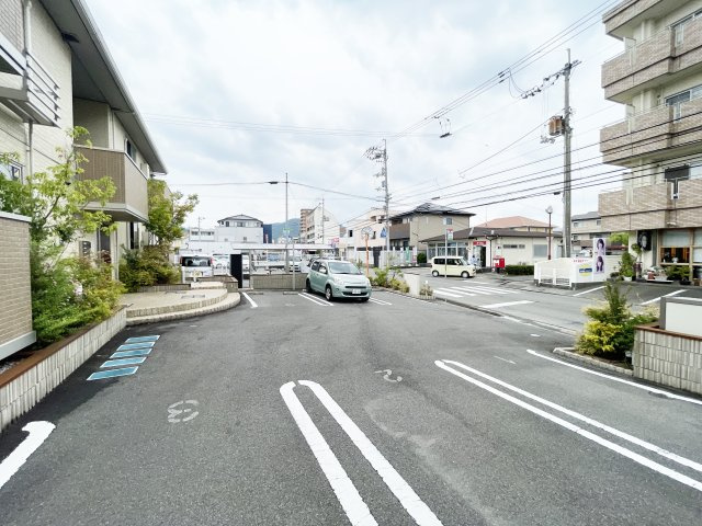 浜の前ガーデンの駐車場