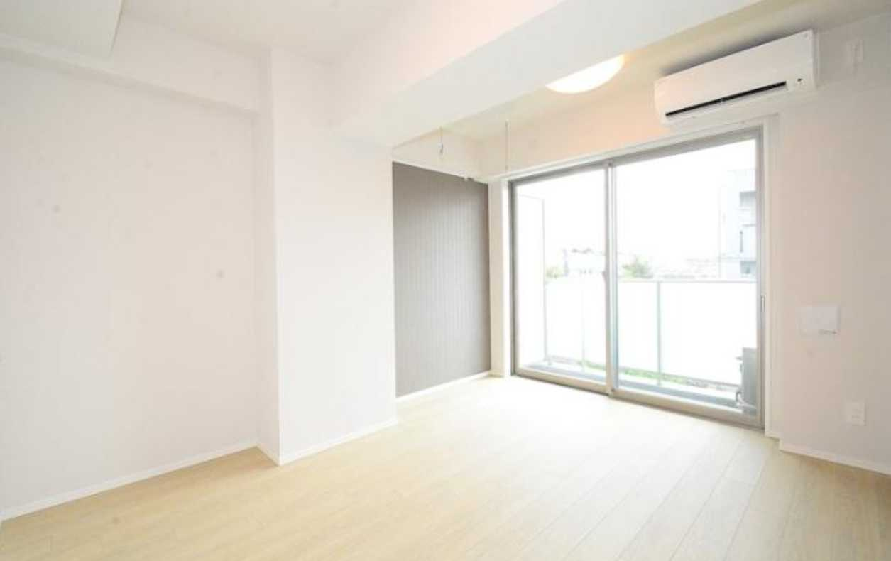 ステージファースト駒沢公園通り　南向き　築浅　ネット無料　ペット相談の居間・リビング