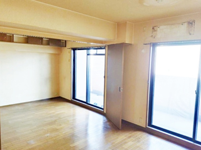 【居間・リビング】 | グリーントピア21セレーノ尼崎 | 駅徒歩8分、商店街徒歩1分の好立地のお部屋。リフォームで自分好みのお部屋を検討中の方におすすめ♪