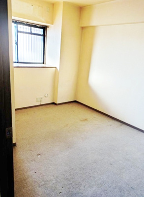 【洋室】 | グリーントピア21セレーノ尼崎 | 5.5帖の洋室は収納付き