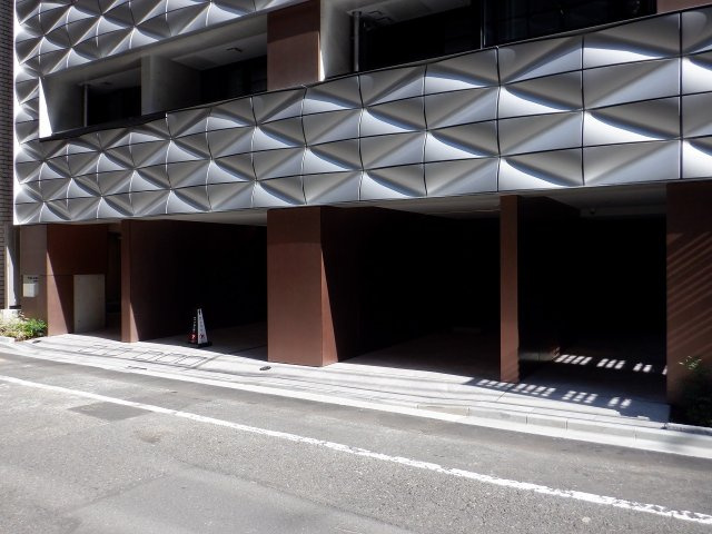 ピアース銀座レジデンスの駐車場