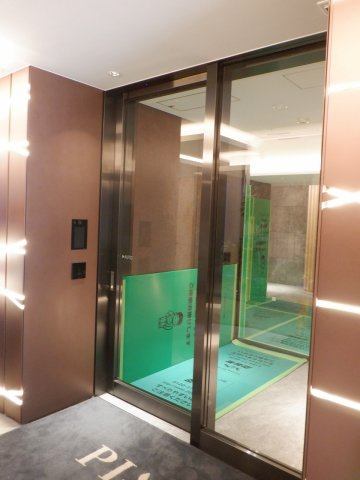 ピアース銀座レジデンスのエントランス