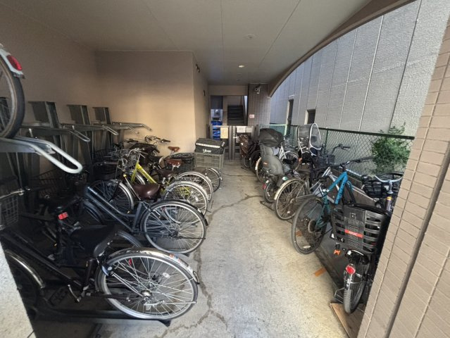 ロイヤルステージ浅草の駐輪場