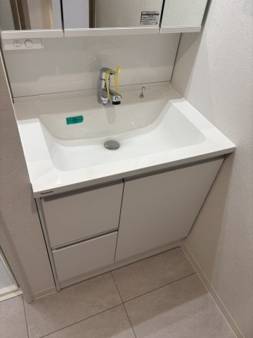 ロイヤルステージ浅草の独立洗面台