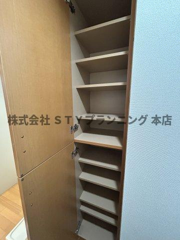 仲介手数料０円！アールズコート本郷の収納