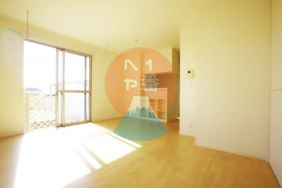 【居間・リビング】 | ガーデンヒルズ EAST | 12.8帖の開放感のあるリビング　※参考写真です