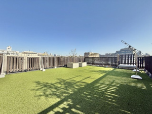 【バルコニー】